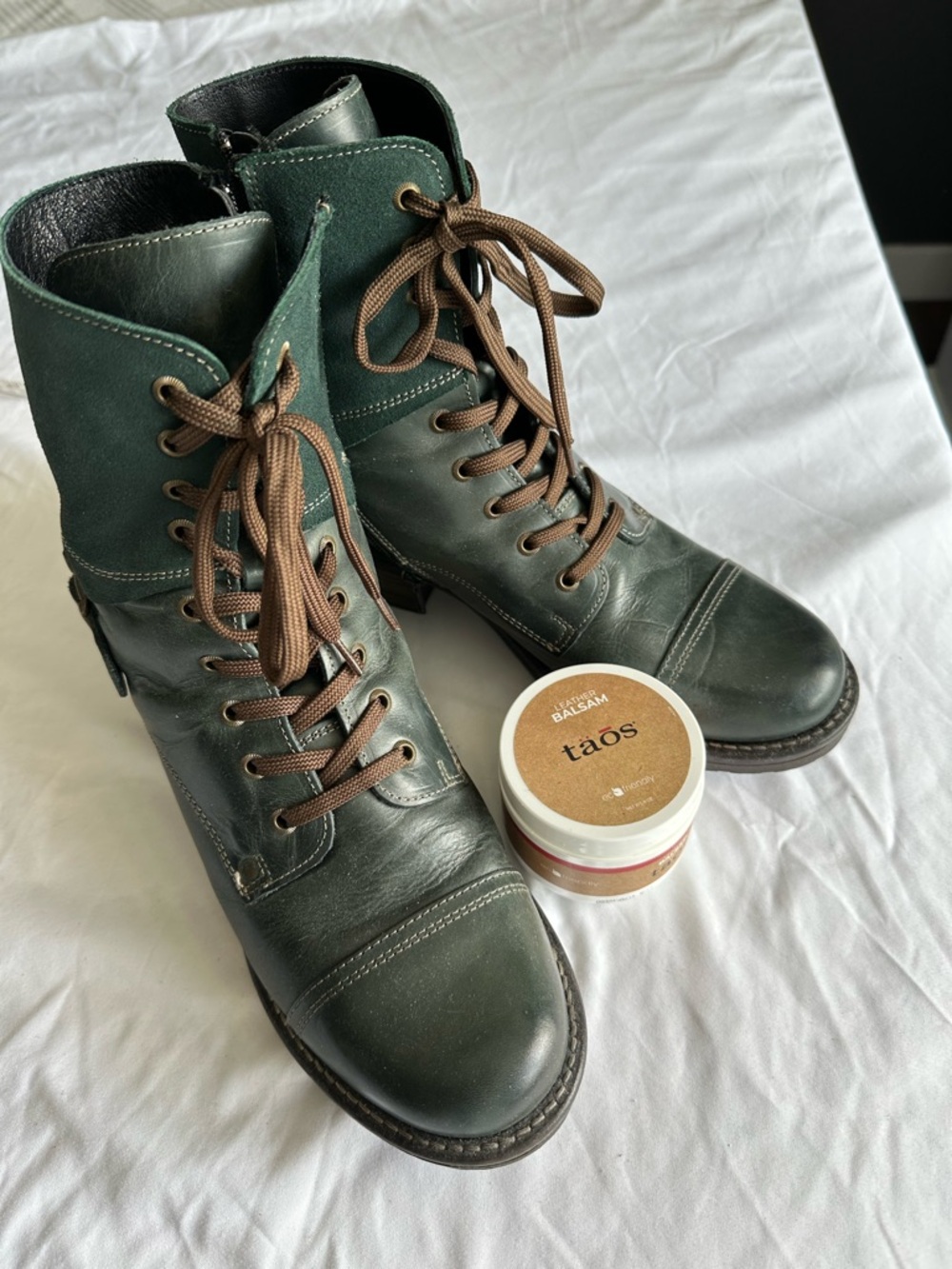 Taos Crave Green Leather Boots Size 10 Like New + Taos Leather Balsam Included
